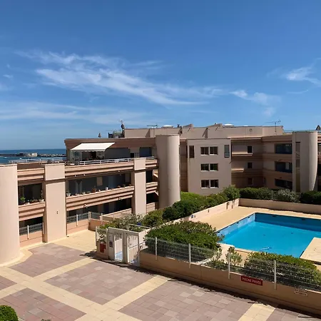 Avec Piscine Et Box, Vue Sur *