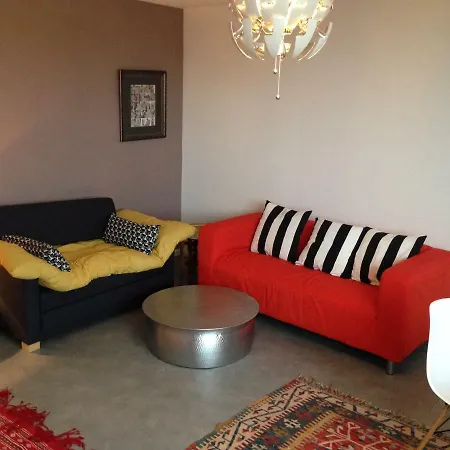 Avec Piscine Et Box, Vue Sur
