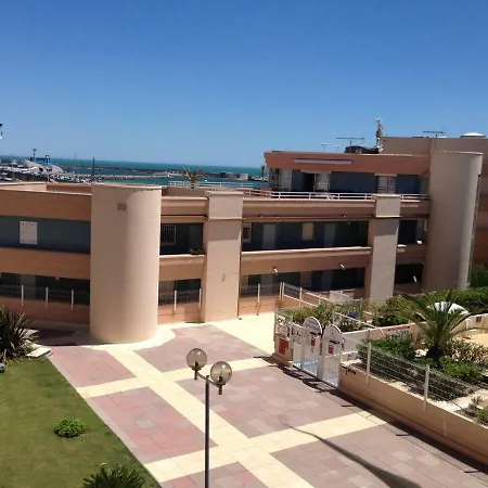 Apartment Avec Piscine Et Box, Vue Sur *