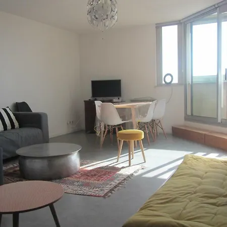 Avec Piscine Et Box, Vue Sur *