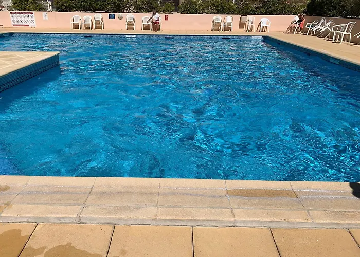 Διαμέρισμα Avec Piscine Et Box, Vue Sur Σετ