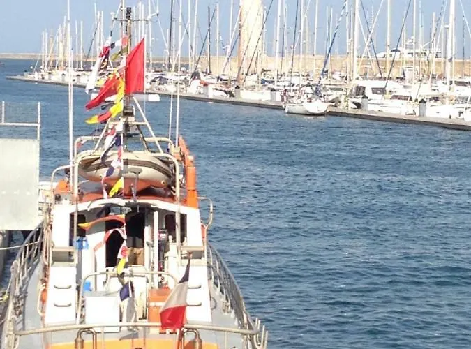 Avec Piscine Et Box, Vue Sur *